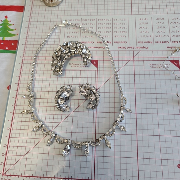 1950s Rhinestone Jewelry Set - Picture 4 of 7